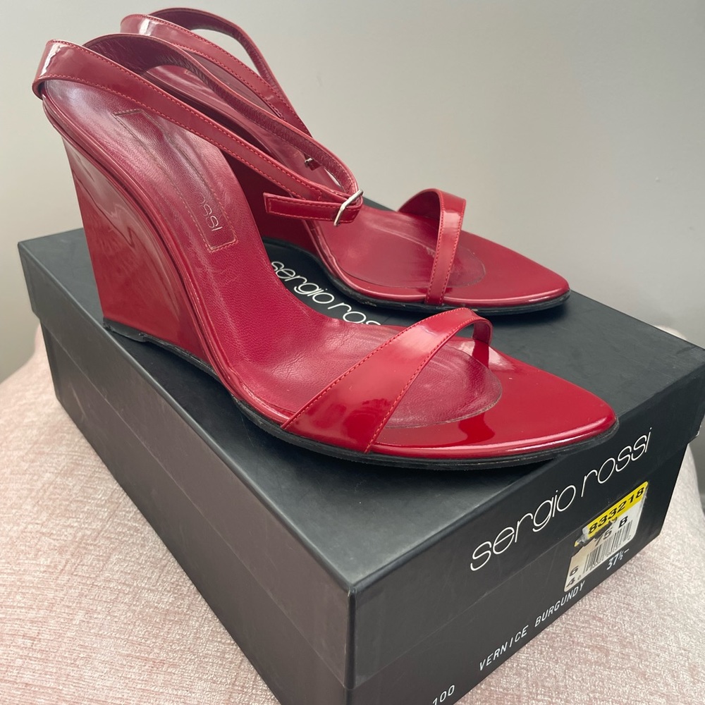 Vintage Sergio Rossi • Authentic 
Vernice Burgundy Wedge Sandal